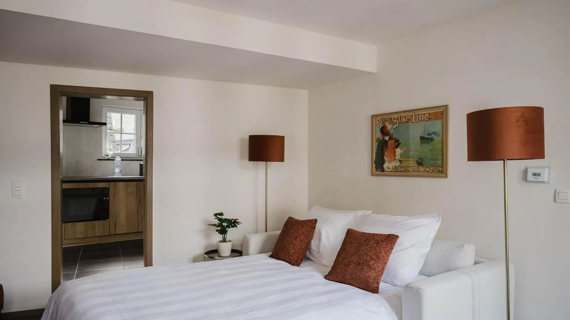 Apartment In The House Of The Harbor Captain アントウェルペン ベルギー